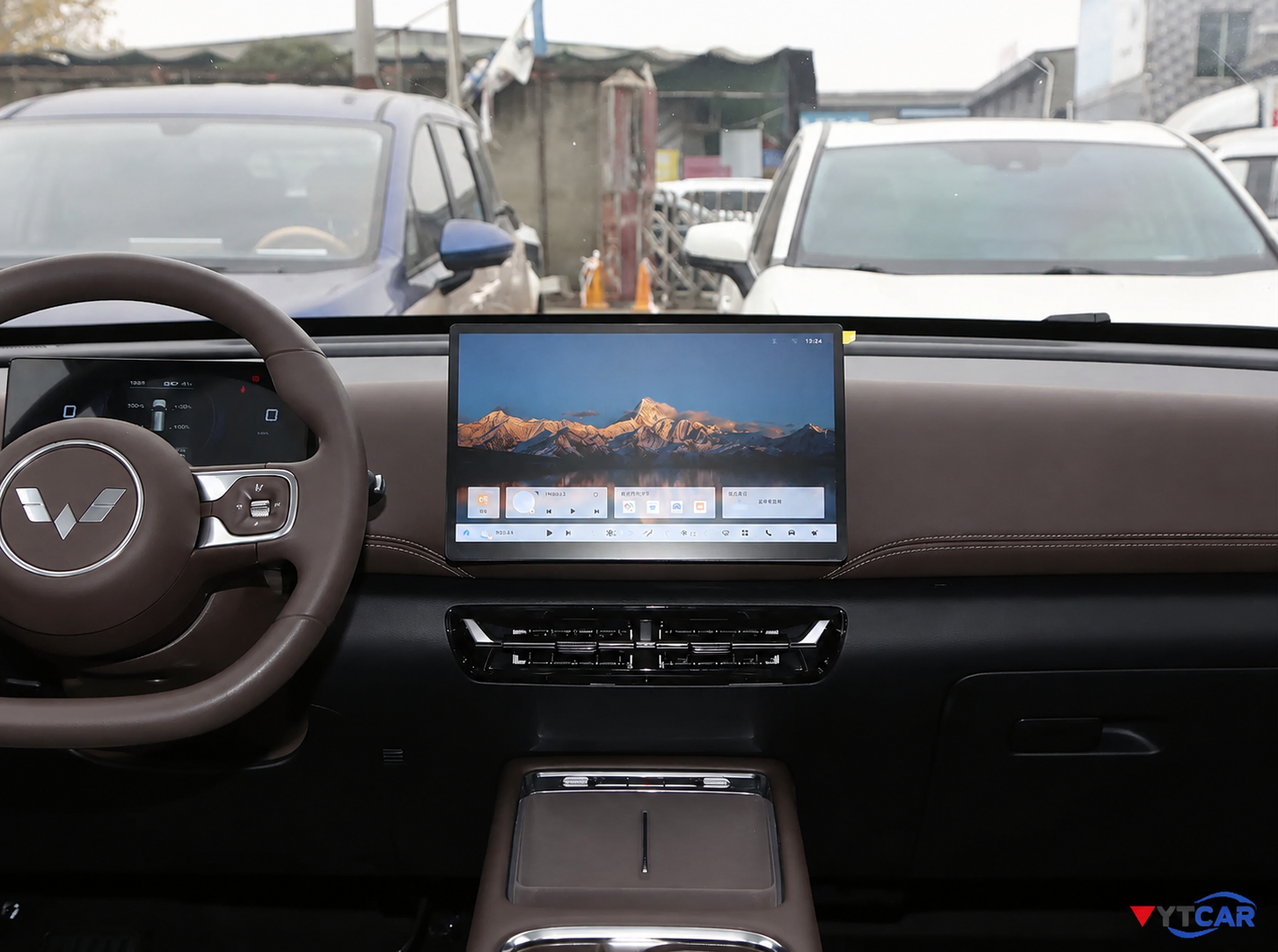 Wuling Starlight 560 EV — Vehicle image gallery image 6 of 11
